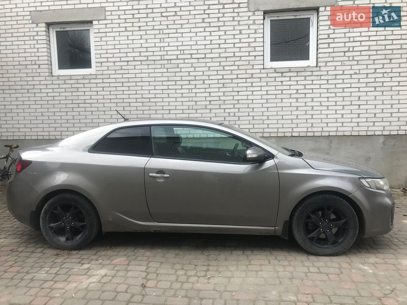 Купе Kia Cerato 2010 в Львове