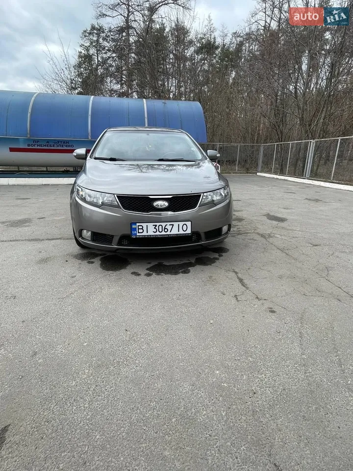 2010 Kia Cerato - мініатюра 11