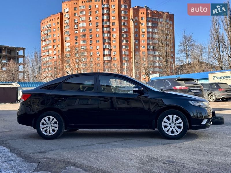 Седан Kia Cerato 2009 в Киеве