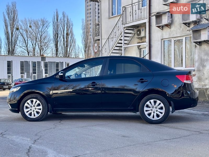 Седан Kia Cerato 2009 в Киеве