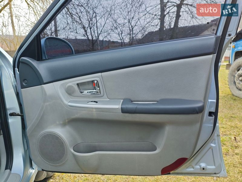 Седан Kia Cerato 2007 в Гусятине