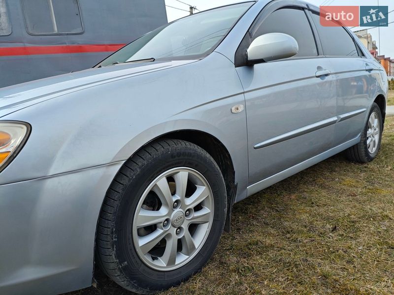 Седан Kia Cerato 2007 в Гусятине