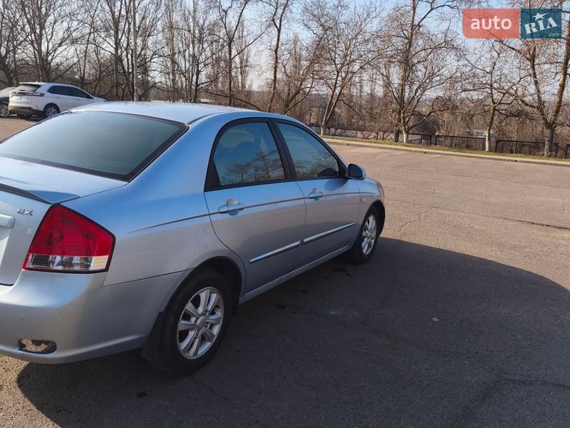 Седан Kia Cerato 2007 в Южноукраинске