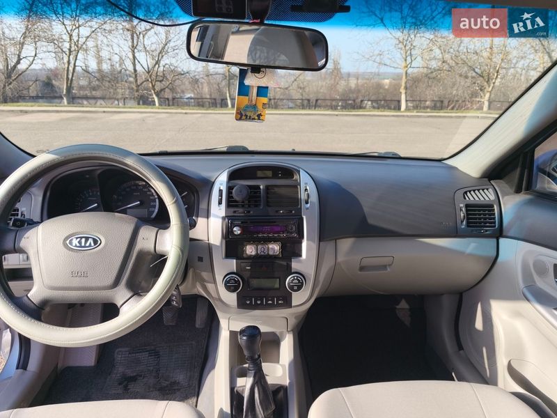 Седан Kia Cerato 2007 в Южноукраинске