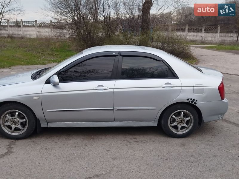 Седан Kia Cerato 2006 в Каменском