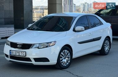 Седан Kia Cerato 2010 в Києві