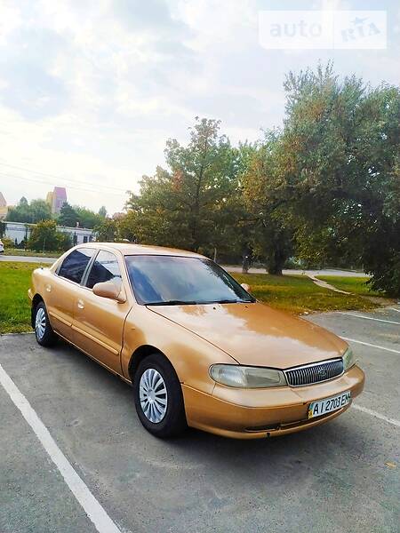 Седан Kia Clarus 1997 в Киеве