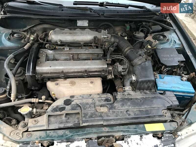 Седан Kia Clarus 1998 в Люботине