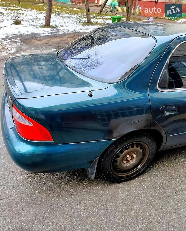 Седан Kia Clarus 1999 в Чернигове