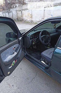 Седан Kia Clarus 2000 в 