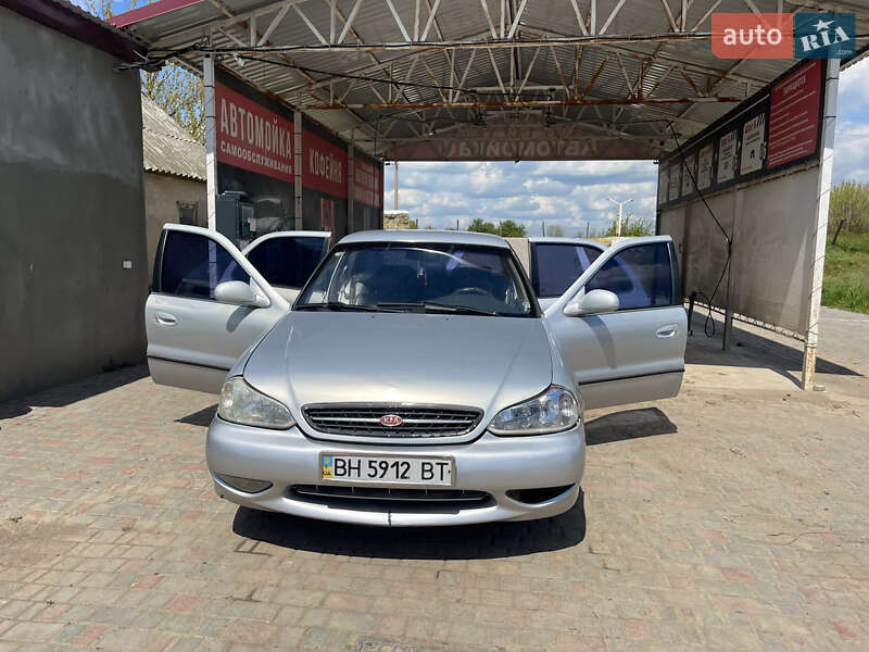 Седан Kia Clarus 2000 в Болграде