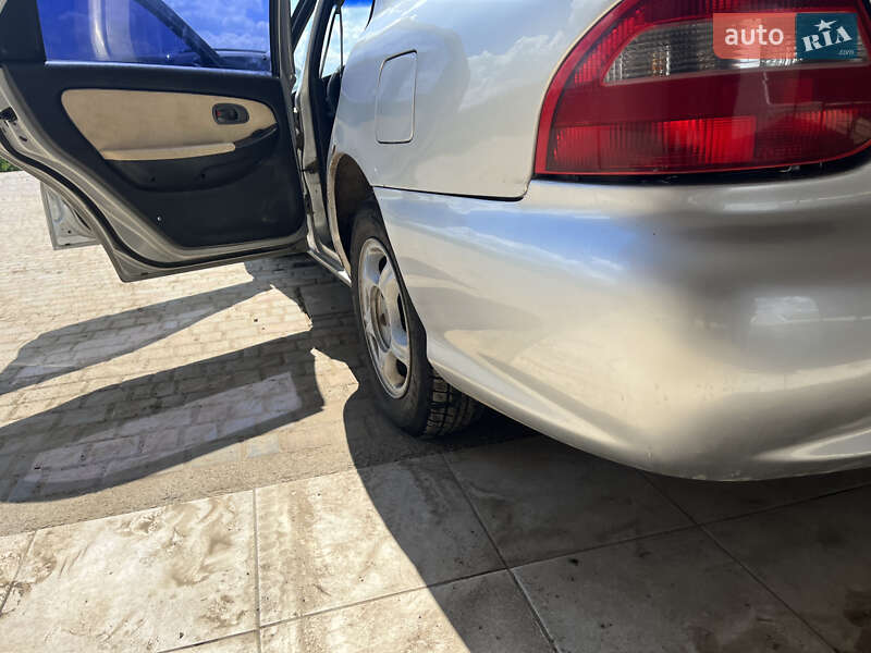 Седан Kia Clarus 2000 в Болграде