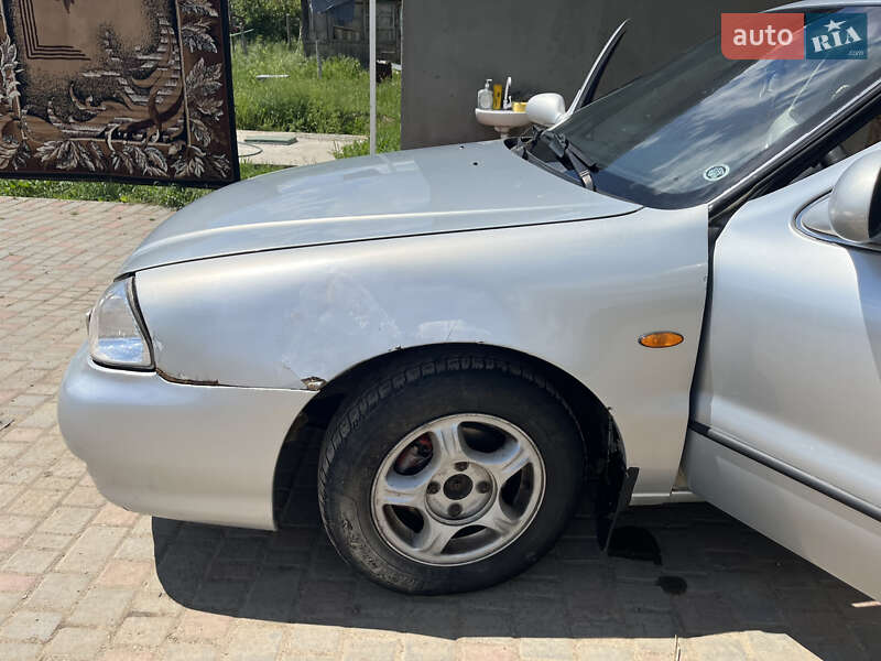 Седан Kia Clarus 2000 в Болграде
