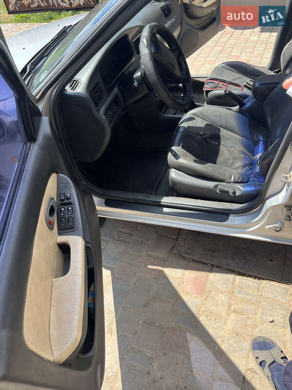 Седан Kia Clarus 2000 в Болграде