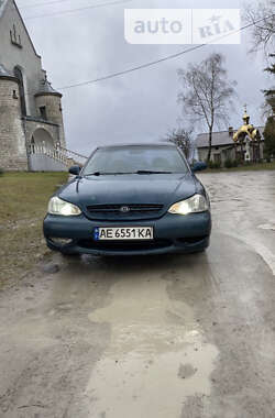 Седан Kia Clarus 1998 в Золочеві