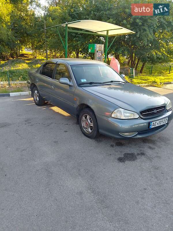 Седан Kia Clarus 1998 в Дніпрі