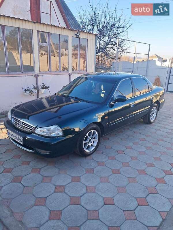 Седан Kia Clarus 2000 в Вознесенську