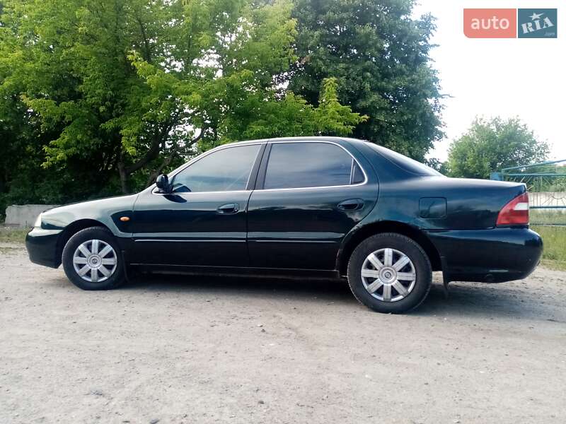 Седан Kia Clarus 1999 в Хмельницькому