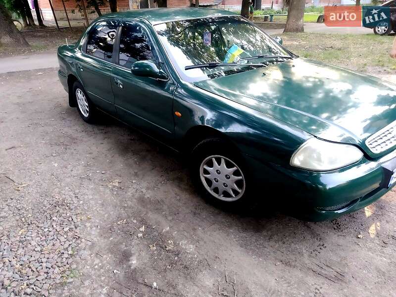Седан Kia Clarus 2000 в Белой Церкви