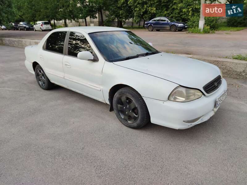 Kia Clarus 2000