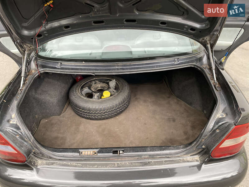 Седан Kia Clarus 1998 в Ровно
