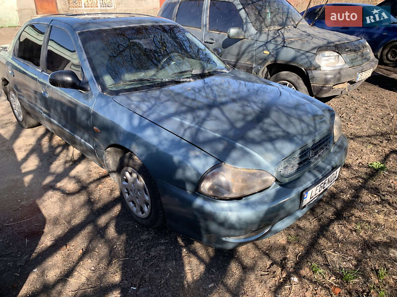 Седан Kia Clarus 1998 в Чернигове