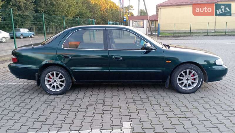 Седан Kia Clarus 1997 в Стрые