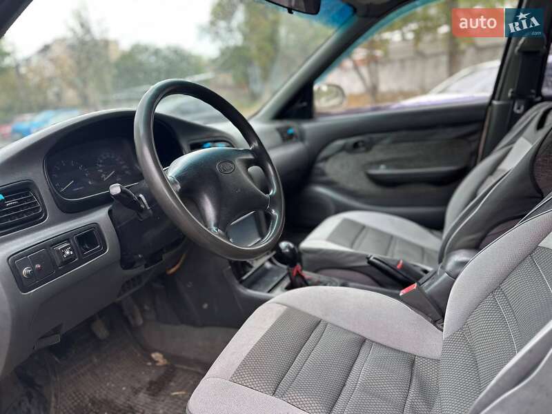 Седан Kia Clarus 1997 в Миколаєві