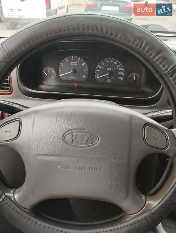 Седан Kia Clarus 1997 в Кривом Роге