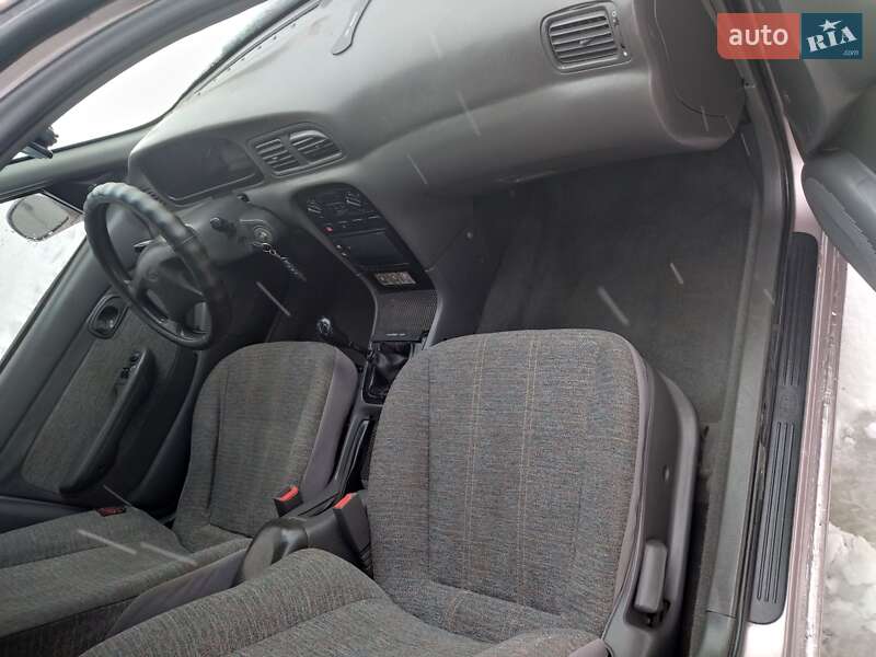 Седан Kia Clarus 1997 в Івано-Франківську