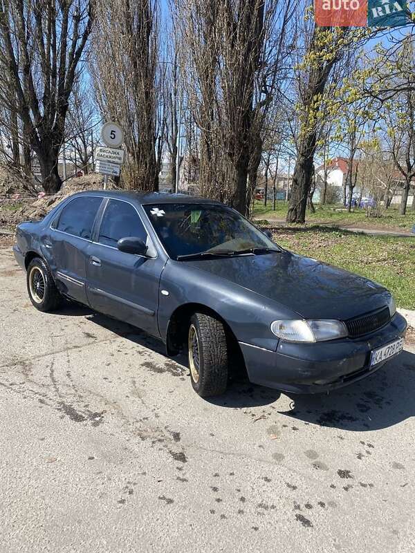 Седан Kia Clarus 1997 в Києві
