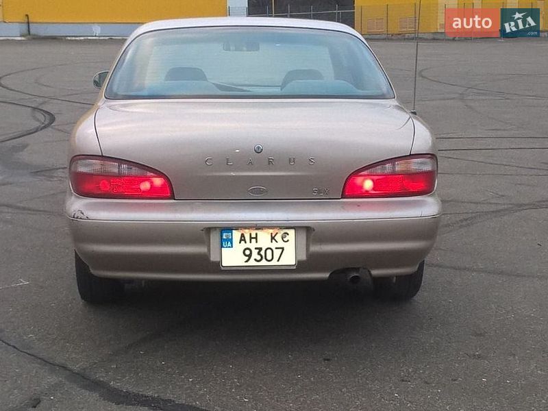 Седан Kia Clarus 1997 в Черкассах