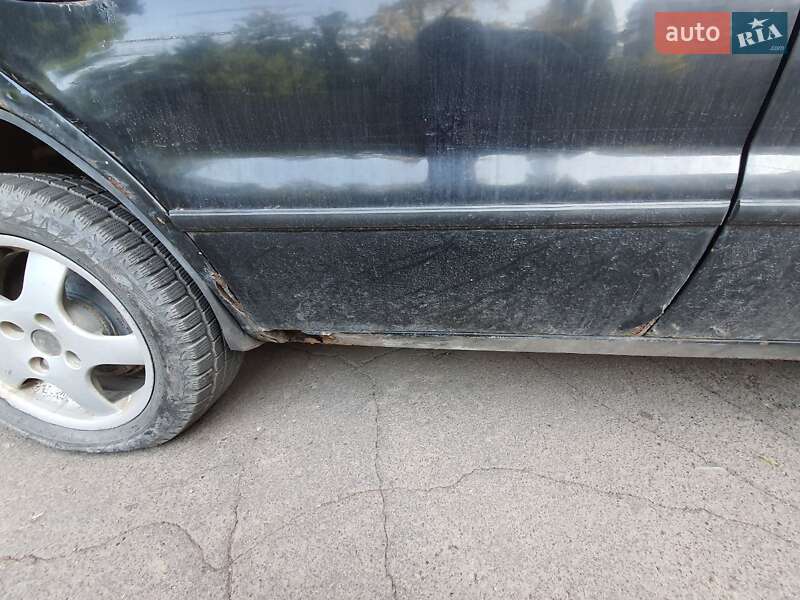 Седан Kia Credos 1998 в Краматорске