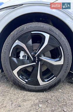 Позашляховик / Кросовер Kia EV6 2021 в 