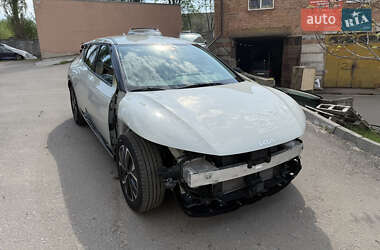 Внедорожник / Кроссовер Kia EV6 2022 в 