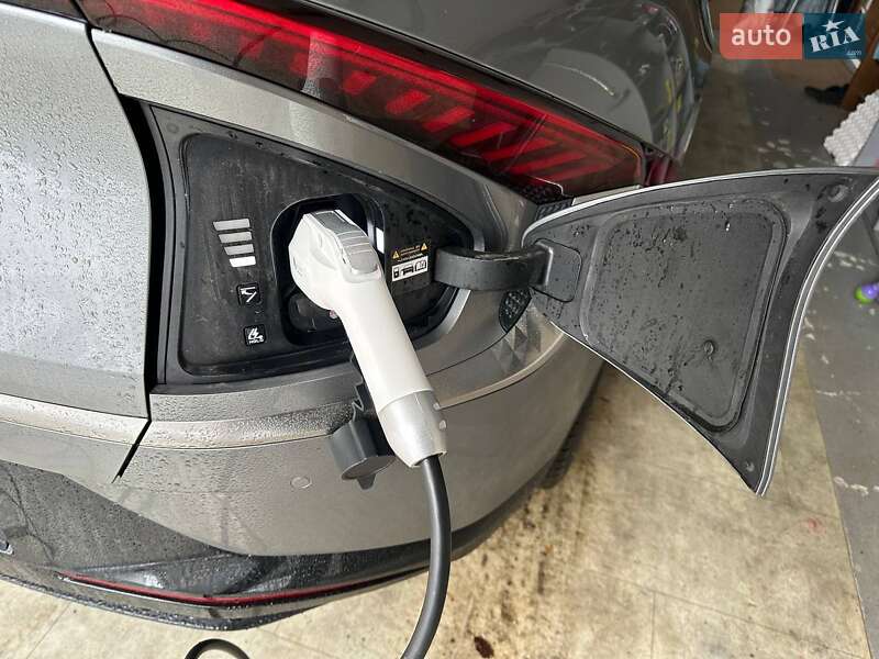 Позашляховик / Кросовер Kia EV6 2024 в Рівному