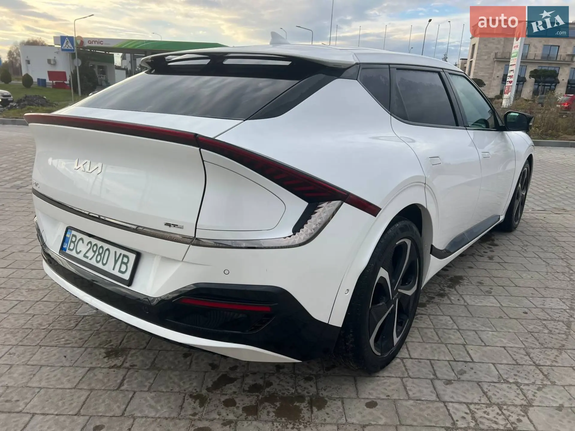 2022 Kia EV6 - мініатюра 5