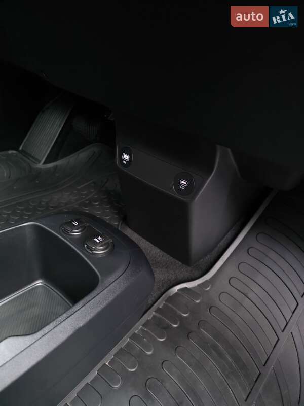 Позашляховик / Кросовер Kia EV6 2022 в Луцьку фото 37 Позашляховик / Кросовер Kia EV6 2022 в Луцьку