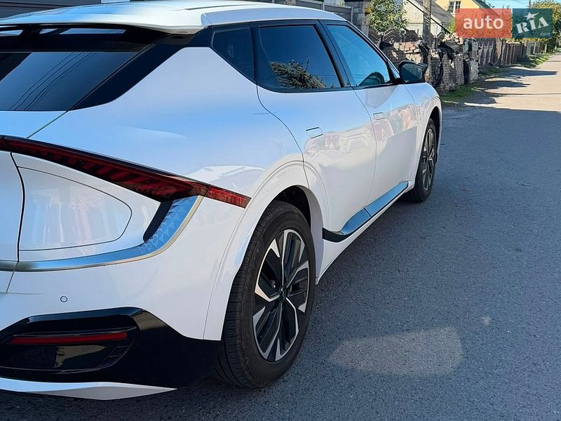 Позашляховик / Кросовер Kia EV6 2023 в Луцьку