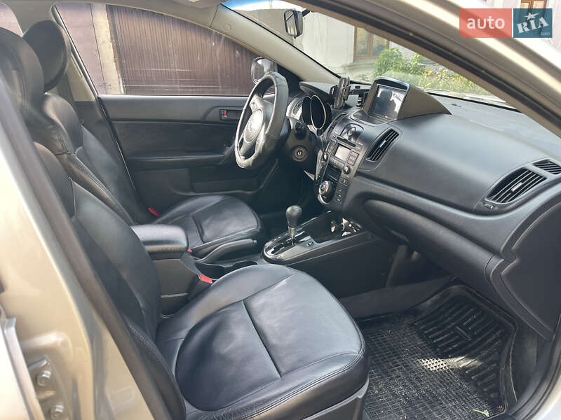 Седан Kia Forte 2010 в Черновцах