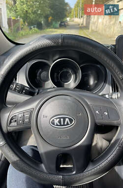 Седан Kia Forte 2010 в Чернівцях