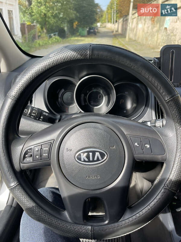 Седан Kia Forte 2010 в Черновцах