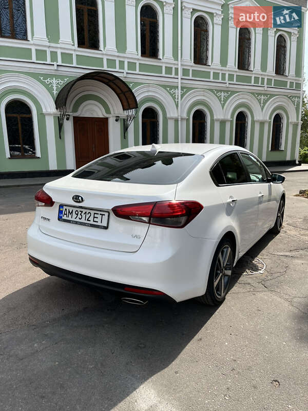 Седан Kia Forte 2016 в Житомире