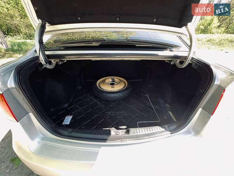 Седан Kia Forte 2012 в Новомосковске