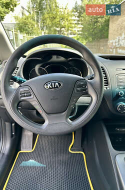 Хетчбек Kia Forte 2016 в 