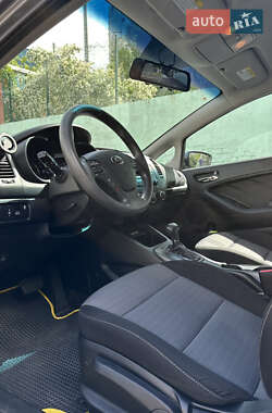Хетчбек Kia Forte 2016 в 