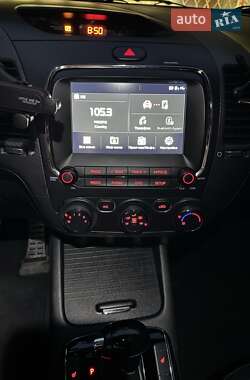 Хэтчбек Kia Forte 2017 в 