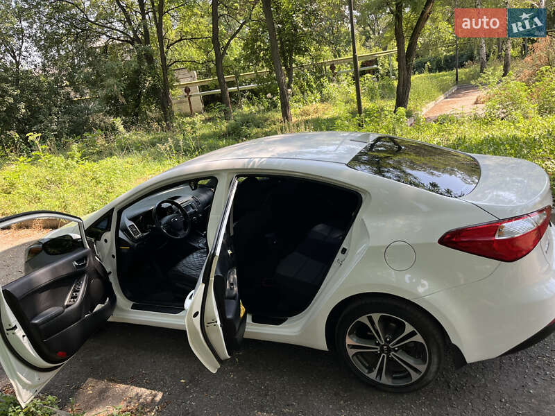 Седан Kia Forte 2015 в Першотравенске