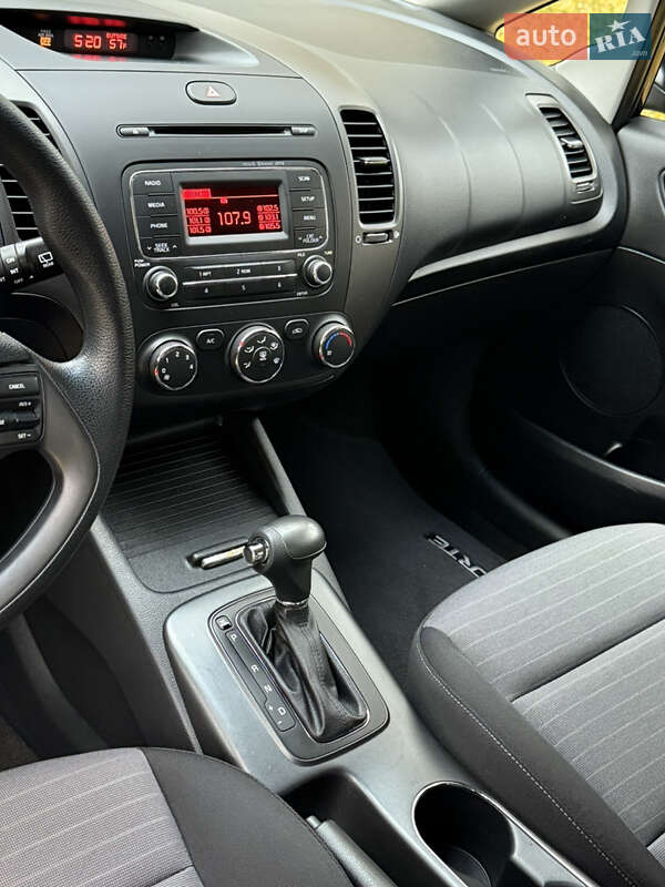 Хэтчбек Kia Forte 2016 в Киеве фото 26 Хэтчбек Kia Forte 2016 в Киеве