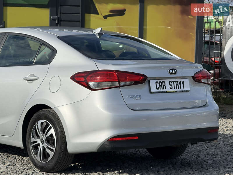 Седан Kia Forte 2017 в Стрые